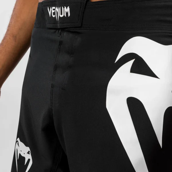 Short de combat Venum Light 5.0 - Noir/Blanc